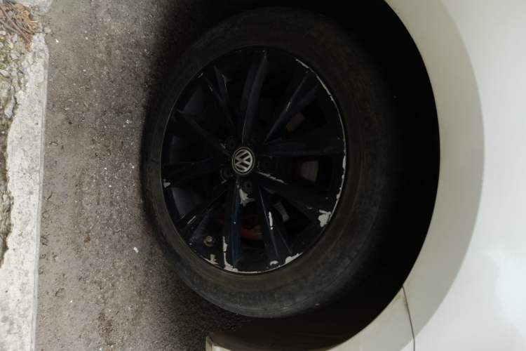 Used Volkswagen Lavida 2015 1.6L Manual Comfort Edition Right Front Wheel Hub