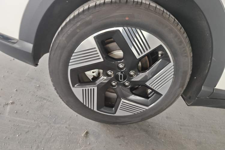 Used Bestune Yueyi 03 2025 565km Premium Edition Exterior 5