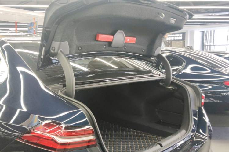 Used BMW 5 Series 2024 530Li Luxury Edition M Sport Package
