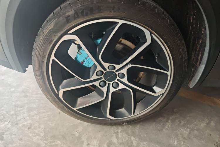 Used Lynk & Co 05 2020 2.0TD Two-Wheel Drive Shine Halo Right Rear Wheel Hub