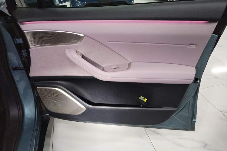 Used ONVO L60 2024 60 kWh Rear-Drive Version
