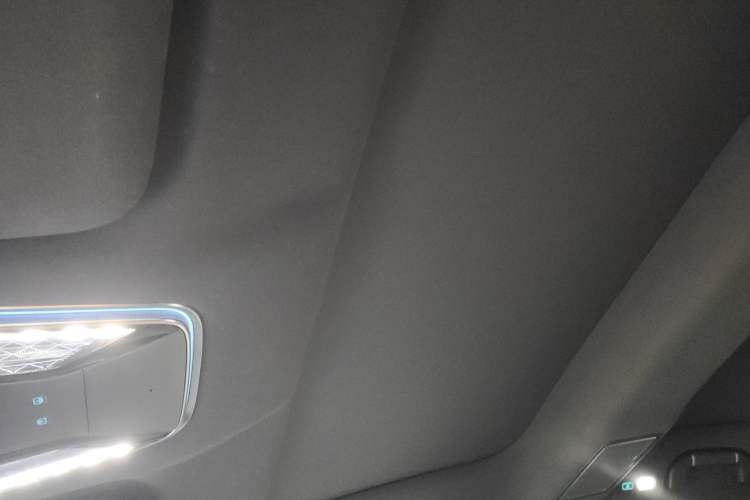 Used Denza Z9 2024 1100 km All-Wheel-Drive Ultra Version