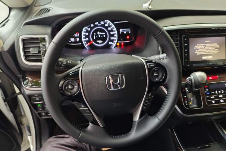 Used Honda Odyssey 2015 2.4L Supreme Edition