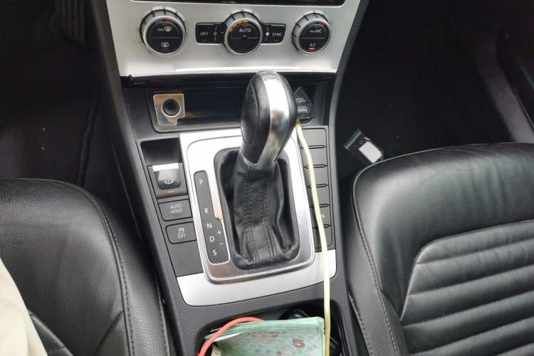 Used Volkswagen Magotan 2013 2.0 TSI Luxury Model Gear Lever