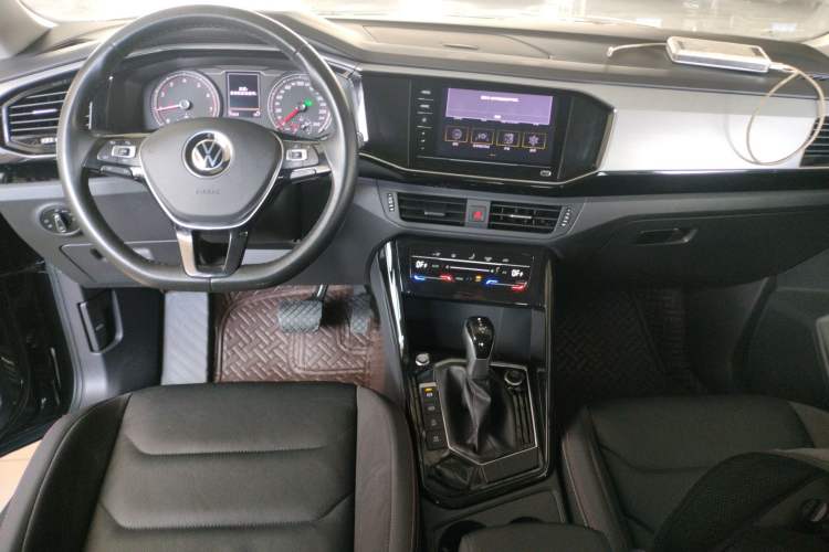 Used Volkswagen Tayron 2022 280TSI Two-Wheel Drive Luxury Smart Connectivity Version Center Console