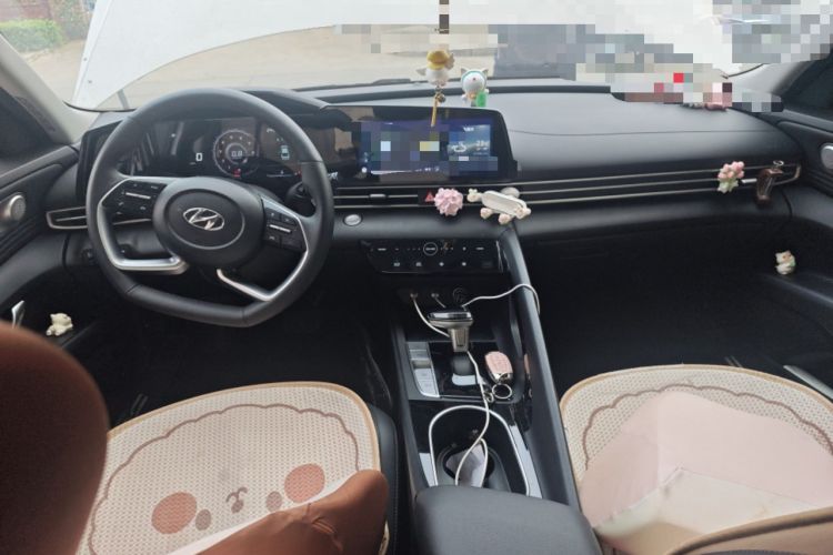 Used Hyundai Elantra 2023 1.5L CVT LUX Prestige Edition
