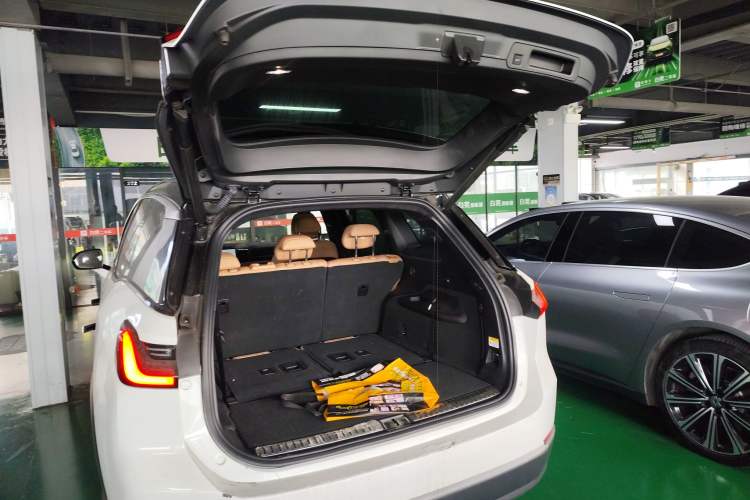 Used Nio ES8 2020 415 KM Signature Edition 7-Seater Version