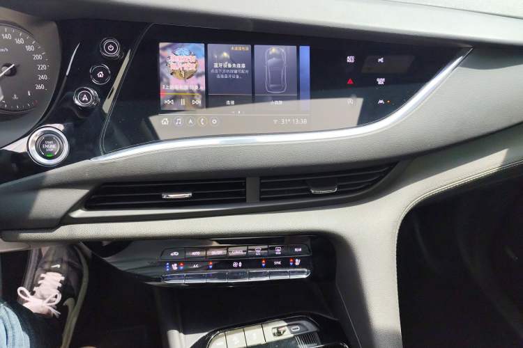 Used Buick Enclave 2022 652T 4x4 Prestige Flagship 6-Seater Audio And AC Panel