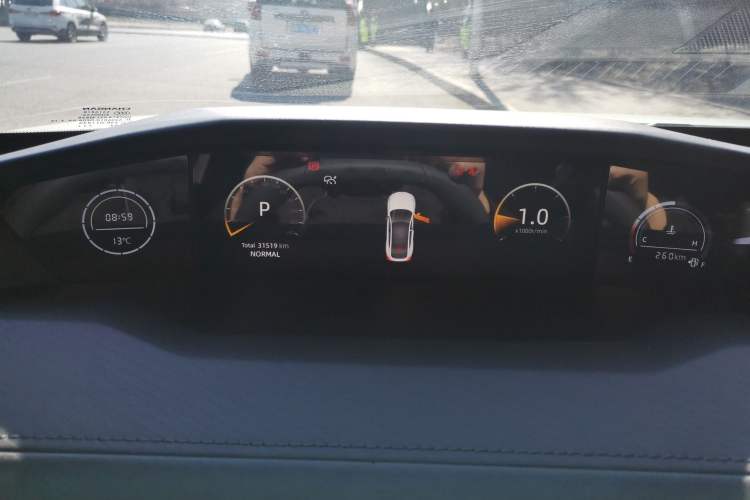 Used CHANGAN UNI-V 2023 1.5T Prestige Model Instrument Cluster