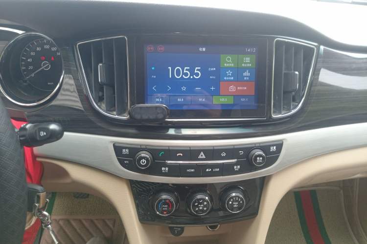 Used Baojun 730 2016 1.5L Manual Comfort Version 7 Seats China V Emission Standard Audio And AC Panel