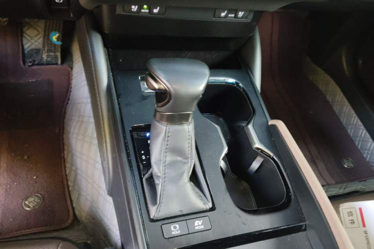 Used Lexus ES 2022 300h Deluxe Edition Gear Lever