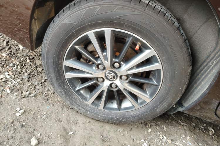 Used Toyota Levin 2016 Dual-Engine 1.8H GS E-CVT Elite Model with Sunroof
