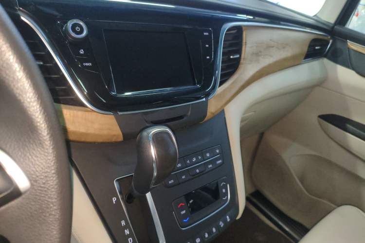 Used Buick GL8 2017 ES 28T Comfort Model China V Standard
