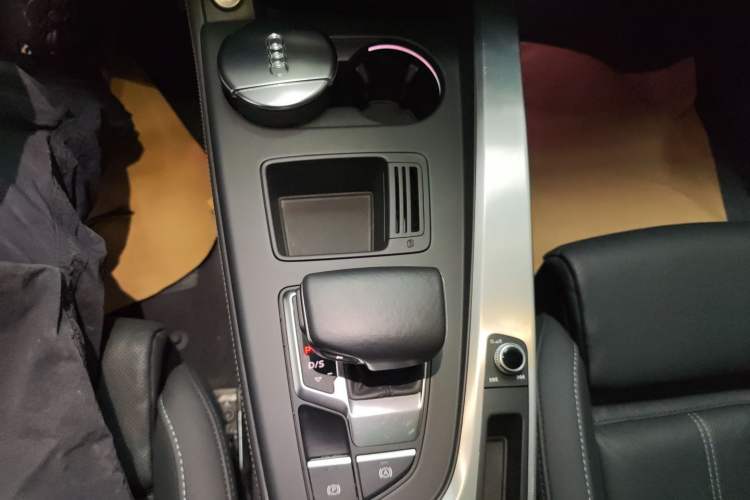 Used Audi A4L 2022 40 TFSI Luxury Dynamic Model