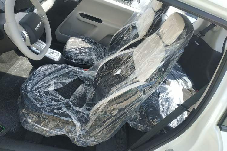 Used CHANGAN NEVO Lumin 2026 Model Treasure Edition 205km Passionate Beige Ningde