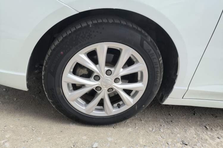Used Roewe i5 2020 1.5L Automatic 4G Connected Linghao Edition