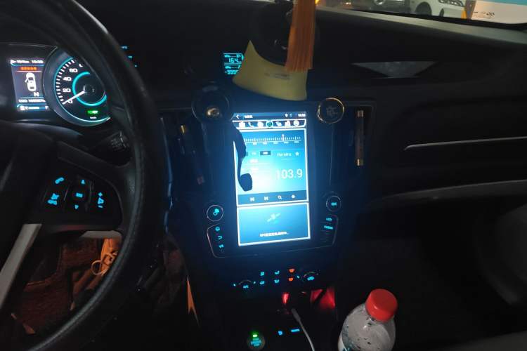 Used BAIC New Energy EU 2016 EU260 Enjoy Edition Audio And AC Panel