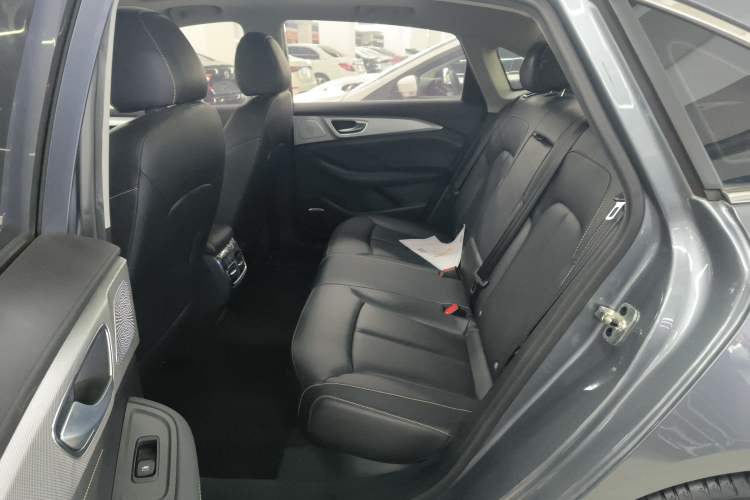 Used Roewe i6 MAX 2020 300TGI Automatic "Swell Cool Smart Drive" Edition
