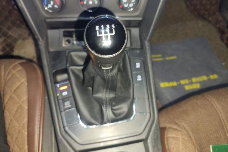 Used Volkswagen Lamando 2017 230TSI Manual Trend Edition
