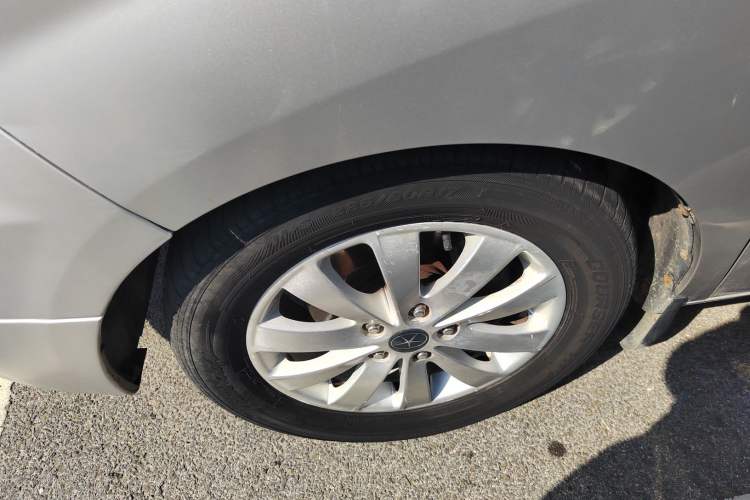 Used JAC Group Refine M5 2013 2.0T Gasoline Automatic Business Edition
