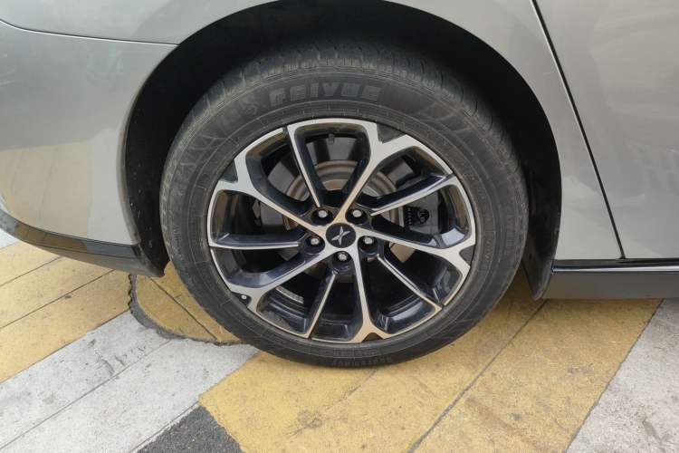 Used XPeng P7 2022 586G Exterior 5