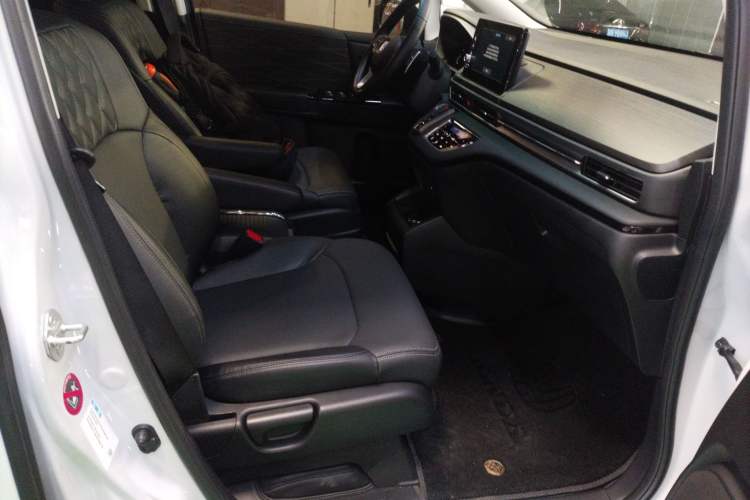 Used Honda Elysion 2024 2.0L eHEV Comfort Edition
