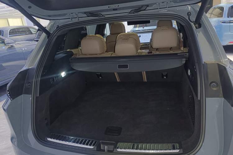 Used Li Auto L7 2025 Ultra Smart Refreshed Edition
