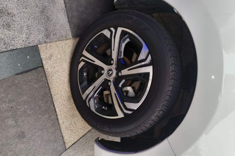Used CHANGAN Benni E-Star 2020 Xinyue Edition Lithium-NMC Right Front Wheel Hub