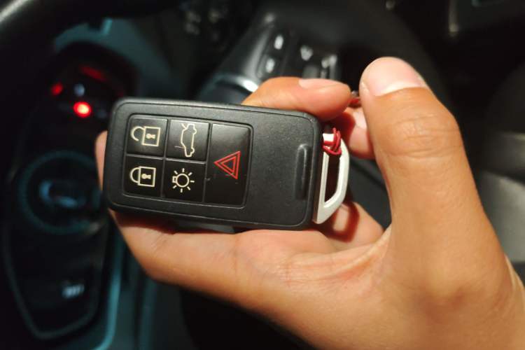 Used Volvo V40 2016 T3 Zhiyi Edition
