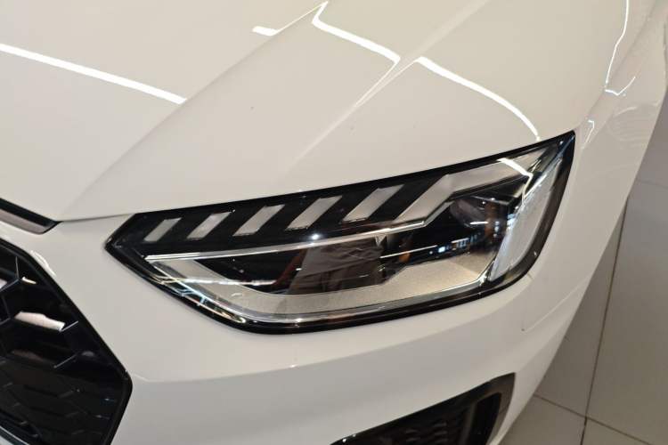 Used Audi A4L 2022 40 TFSI Luxury Dynamic Model