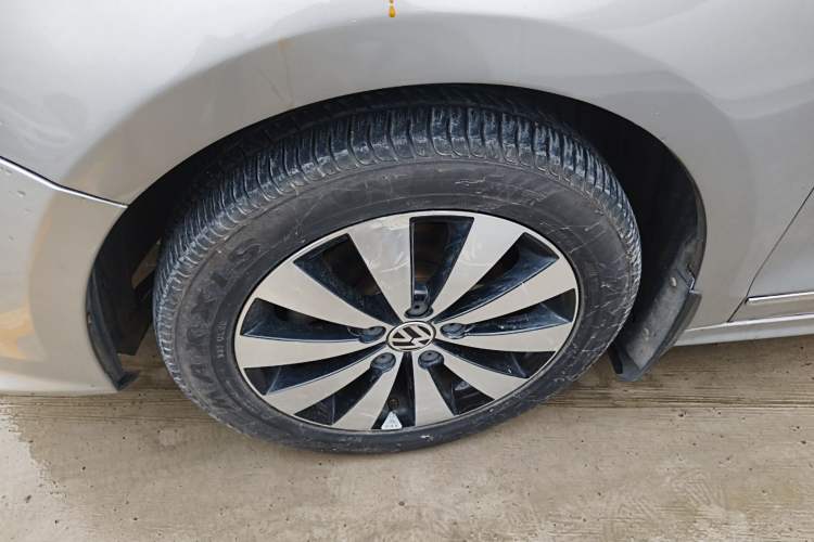 Used Volkswagen Sagitar 2017 230TSI Automatic Comfort Version
