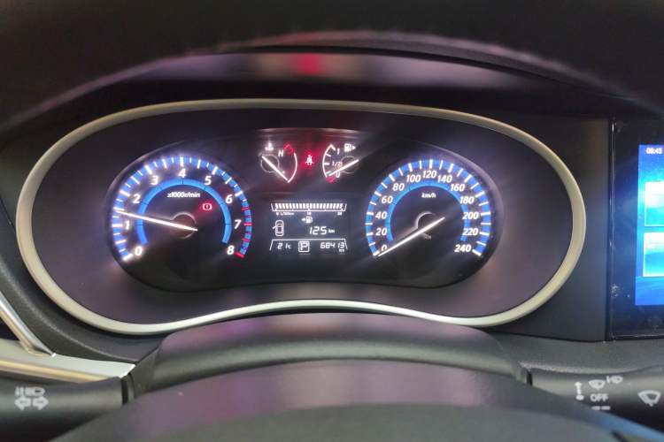 Used Venucia T90 2018 2.0L CVT Smart Connect Luxury Edition China V Standard
