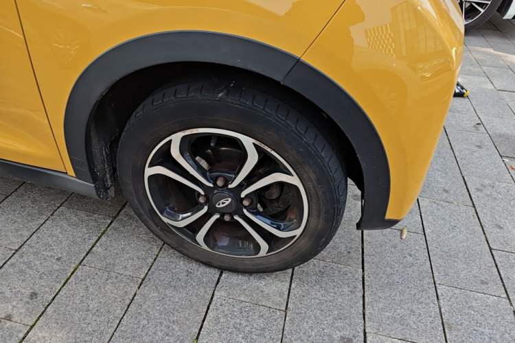 Used Chery QQ Little Ant 2021 150 000 Yuan Ant Fan Edition Ant Cool Version Lithium Iron Phosphate Right Front Wheel Hub