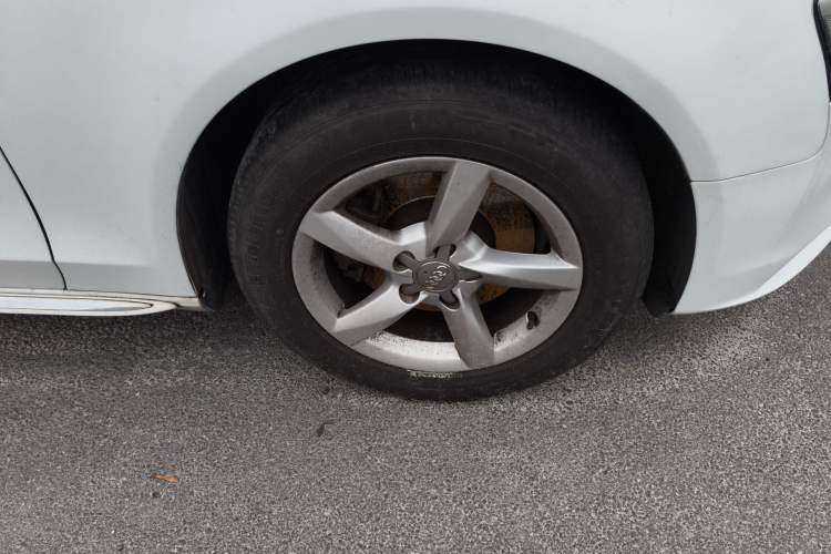 Used Audi A4L 2015 35 TFSI Automatic Standard Model Right Front Wheel Hub