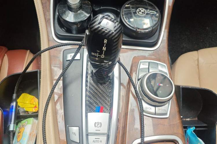 Used BMW 5 Series 2011 528Li Leading Model
