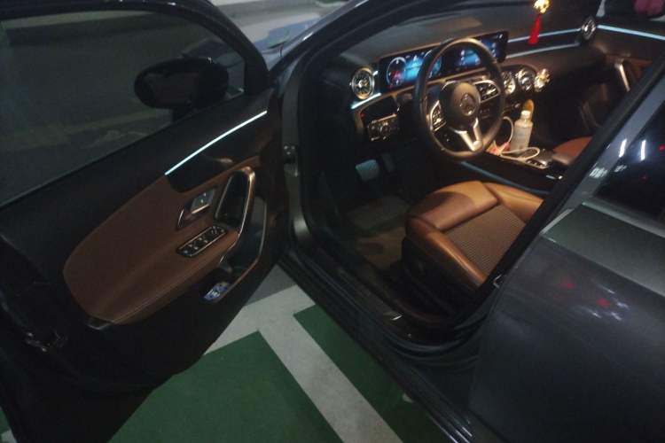 Used Mercedes-Benz A-Class 2019 A 200 Dynamic Edition Driver Seat