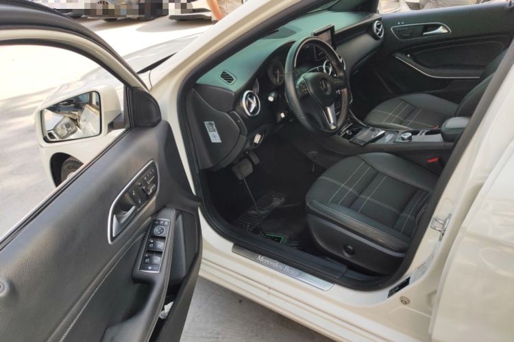 Used Mercedes-Benz A-Class 2015 A 200 Fashion Model