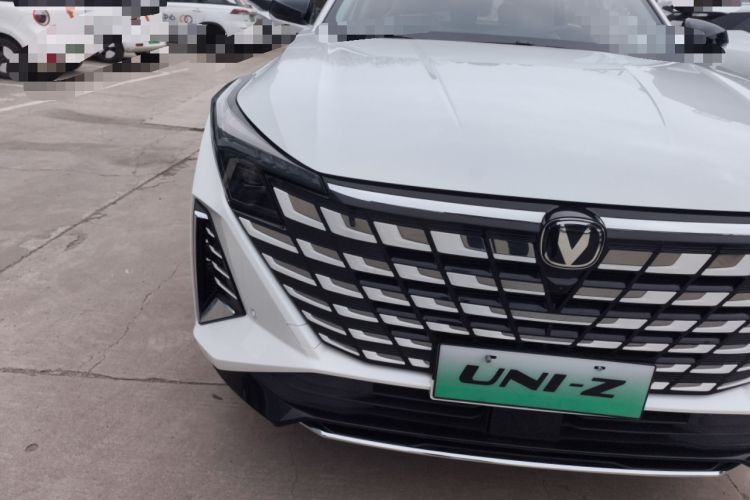Used Changan UNI-Z New Energy 2024 Blue Whale Smart Electric iDD 125km Beyond Edition
