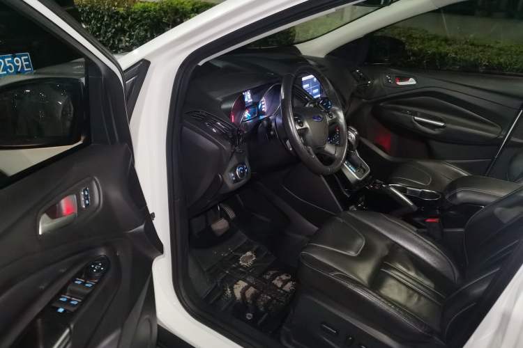 Used Ford Kuga 2015 2.0L GTDi Four-Wheel-Drive Sport Model