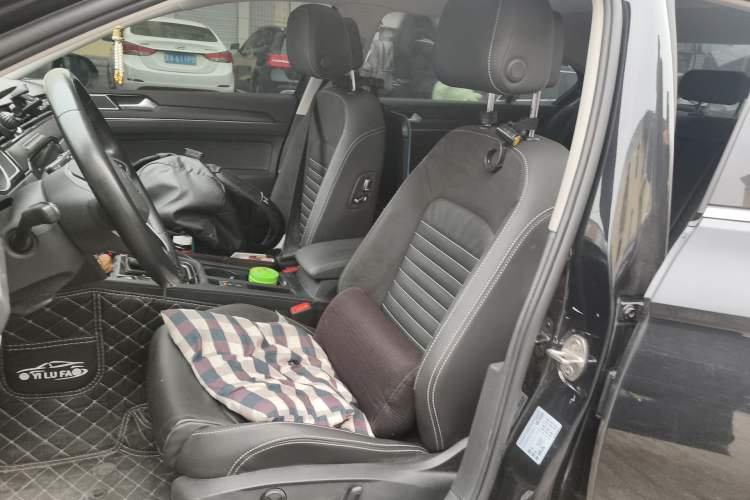 Used Volkswagen Magotan 2020 330TSI DSG Leading Model Left Front Seat