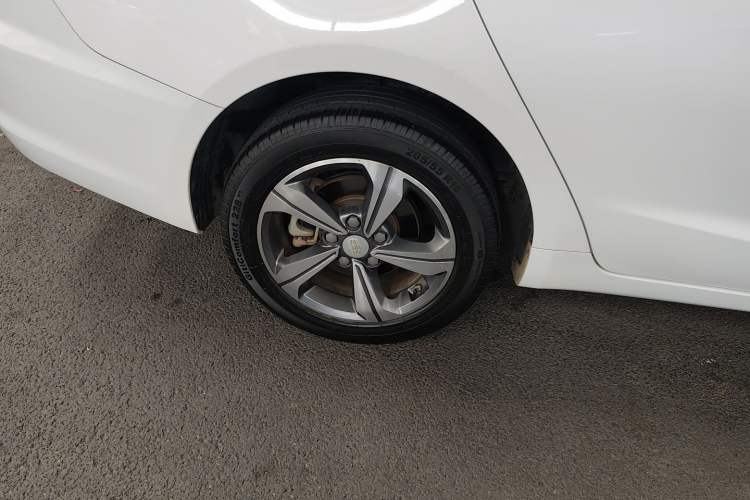 Used Geely Auto Emgrand GL 2019 1.4T CVT Elite Smart Edition Exterior 5