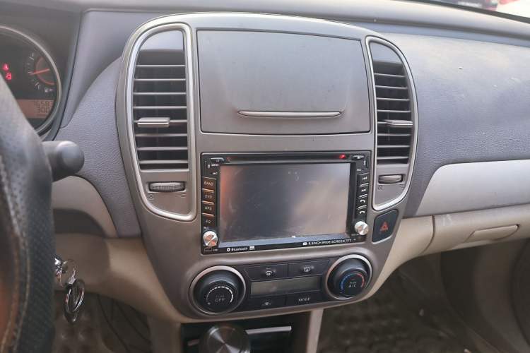 Used Nissan Sylphy 2012 Classic 1.6XE Manual Comfort Edition Audio And AC Panel