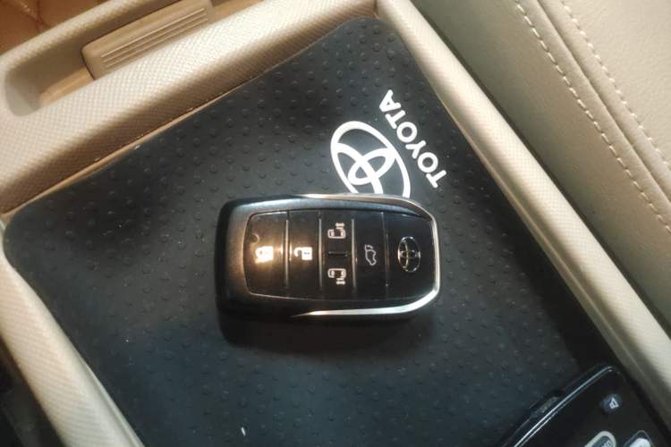 Used Toyota Previa 2012 2.4L 7-Seater Luxury Edition