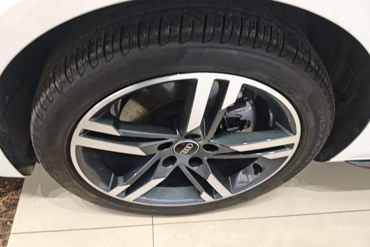 Used Audi A4L 2022 40 TFSI Luxury Dynamic Model
