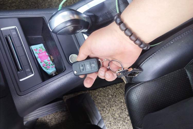 Used Volkswagen Tiguan 2015 2.0 TSI Automatic All-Wheel Drive Luxury Edition Vehicle Key