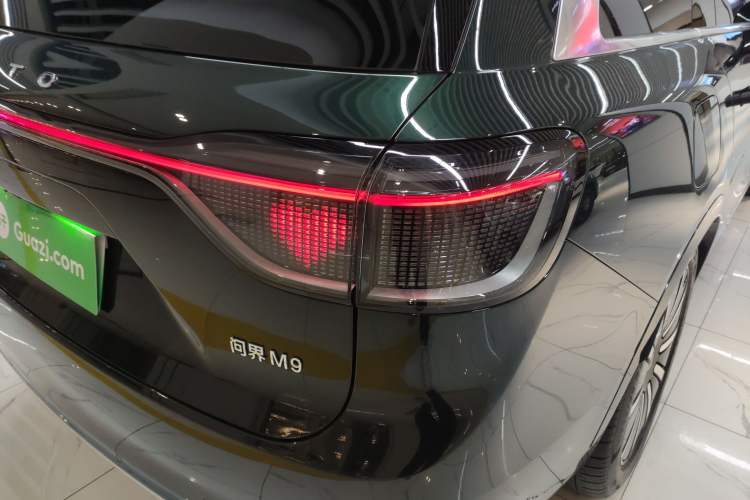 Used Hima AITO M9 2025 Extended-Range Ultra Version 52 kWh 6-Seater Right Rear Taillight