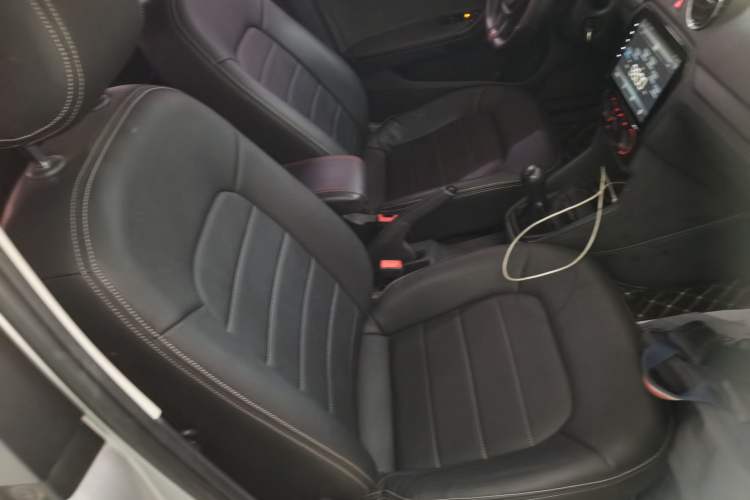 Used Volkswagen Jetta 2017 1.4L Manual Fashion Edition Right Front Seat