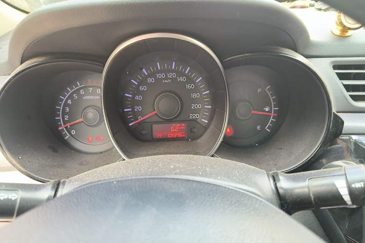 Used Kia K2 2015 Sedan 1.4L MT TOP
