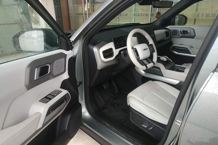 Used Formula Leopard Titanium 3 2025 501 km Range Rear-Wheel Drive Intelligent Driving Max Edition