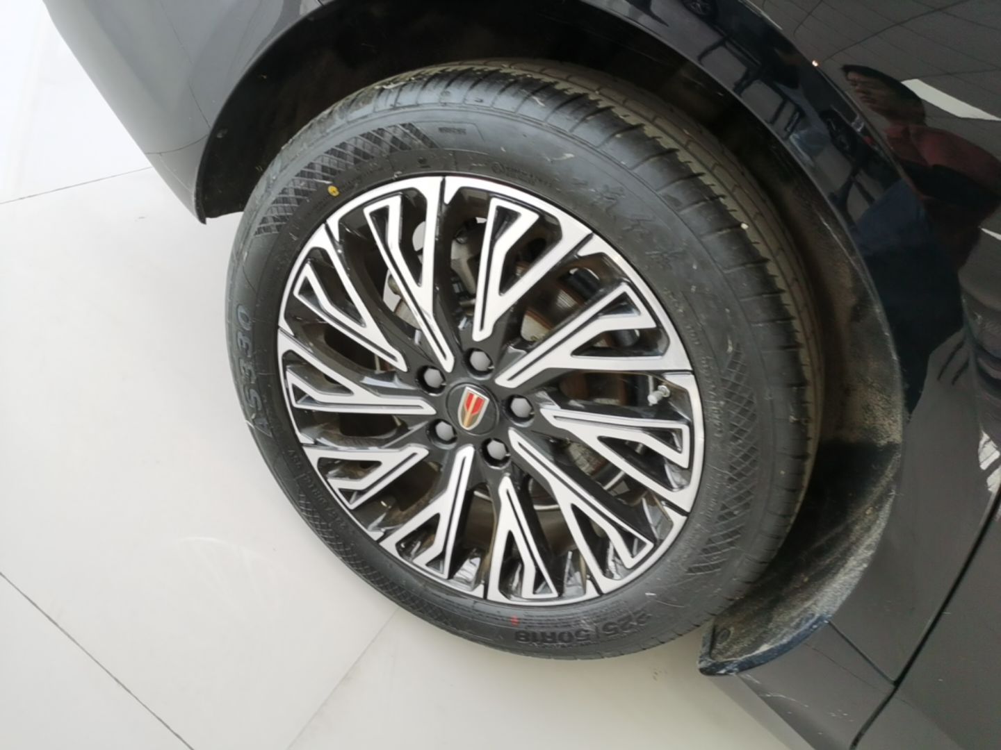 Hongqi H5 2025 2.0T Automatic Flag Edition – 500 000 Units Commemorative Version — снимка 11